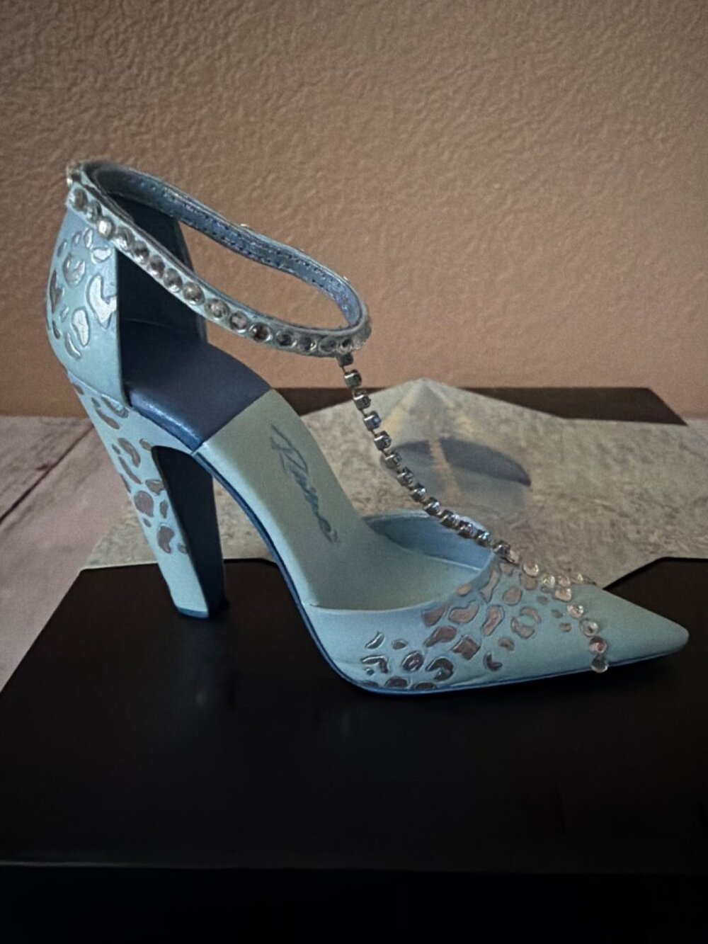 2006 Dept 56 Just The Right Shoe Raine "Mon Amour" Mini Shoe Figurine #26020 NEW - Picture 5 of 12